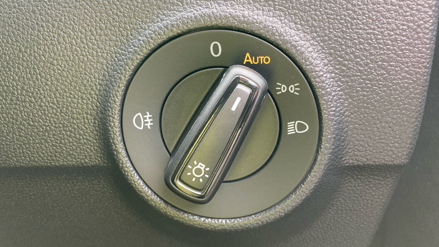 Used Volkswagen T-Roc 2025 for sale - 76263724: Photo 41