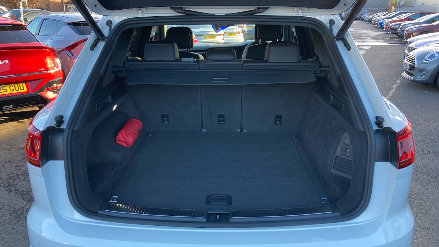 Used Volkswagen Touareg 2023 for sale - 77077211: Photo 20