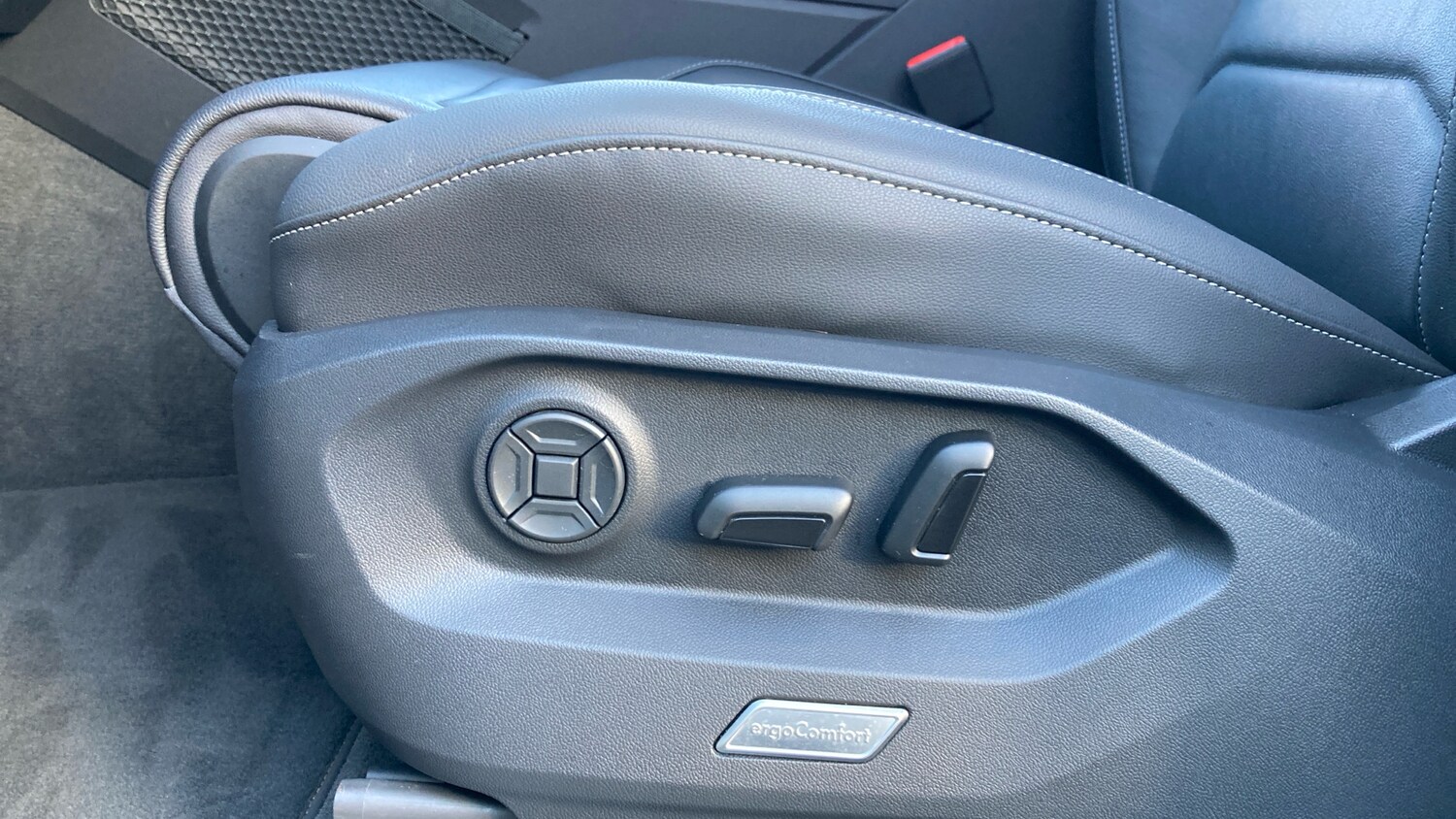 Used Volkswagen Touareg 2023 for sale - 77077211: Photo 24