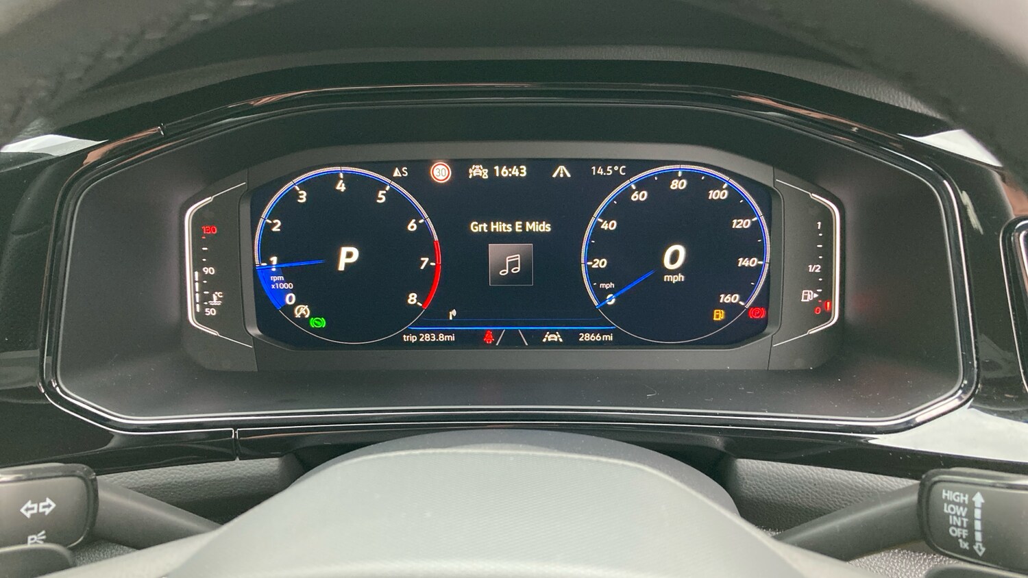 Used Volkswagen T-Roc 2025 for sale - 76322389: Photo 11