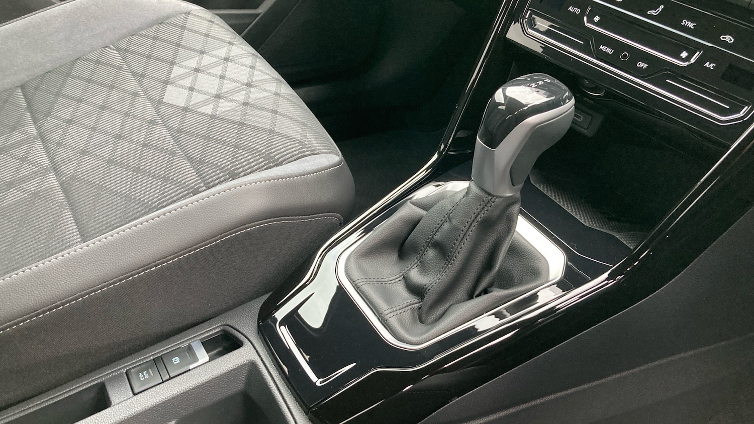 Used Volkswagen T-Roc 2025 for sale - 76322389: Photo 14