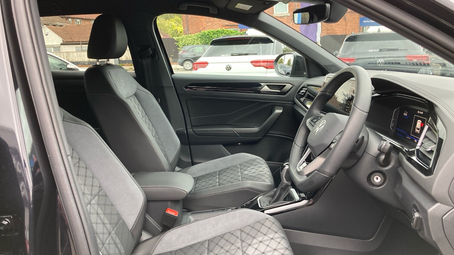 Used Volkswagen T-Roc 2025 for sale - 76322389: Photo 15