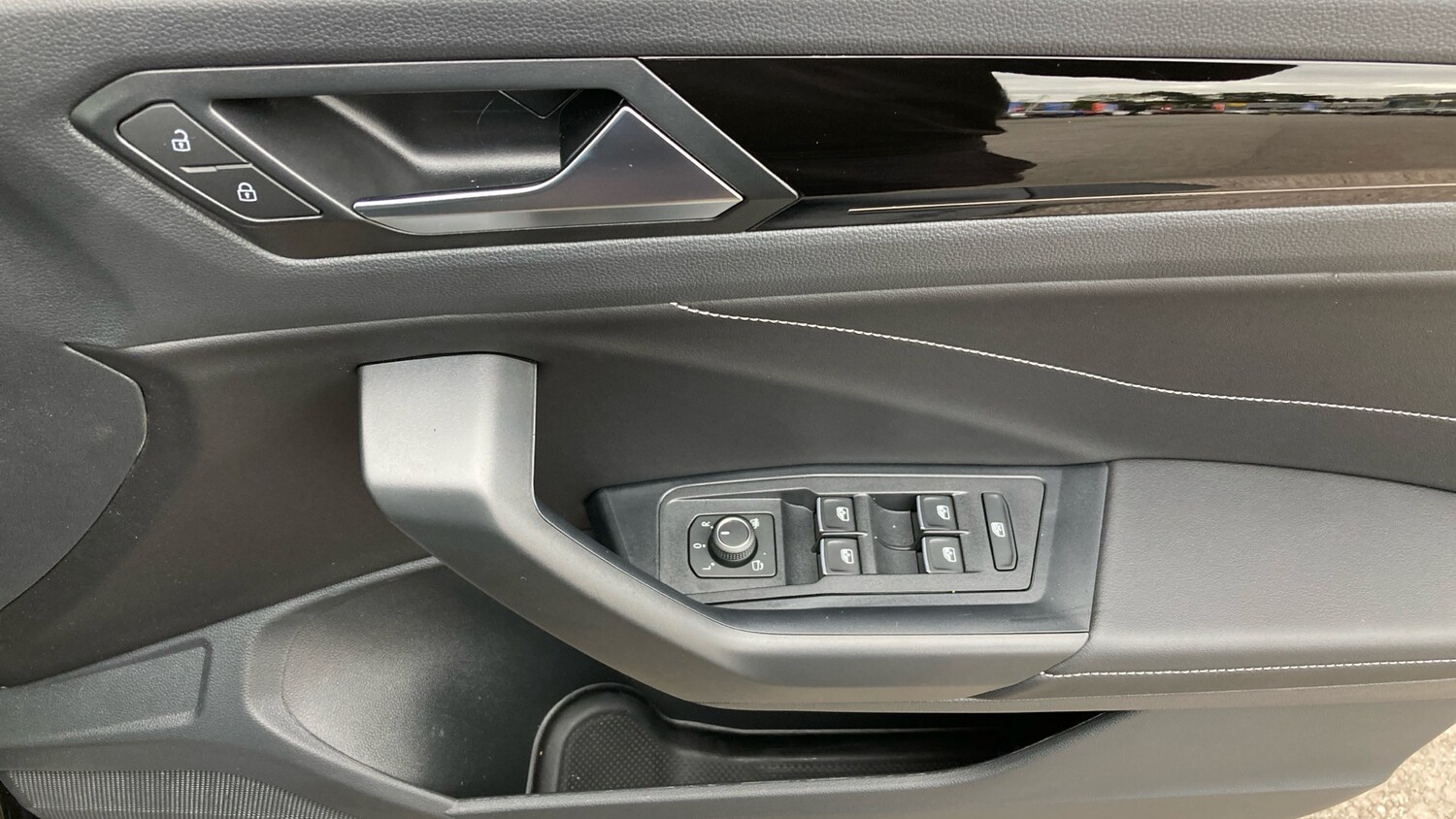 Used Volkswagen T-Roc 2025 for sale - 76322389: Photo 19