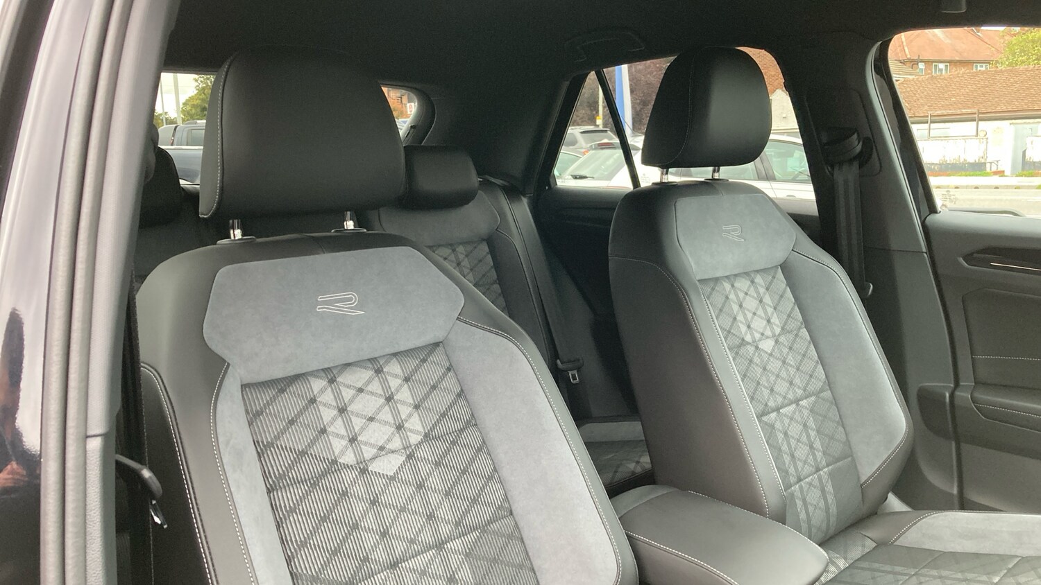 Used Volkswagen T-Roc 2025 for sale - 76322389: Photo 21