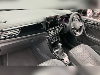 Used Volkswagen T-Roc 2025 for sale - 76322389: Photo