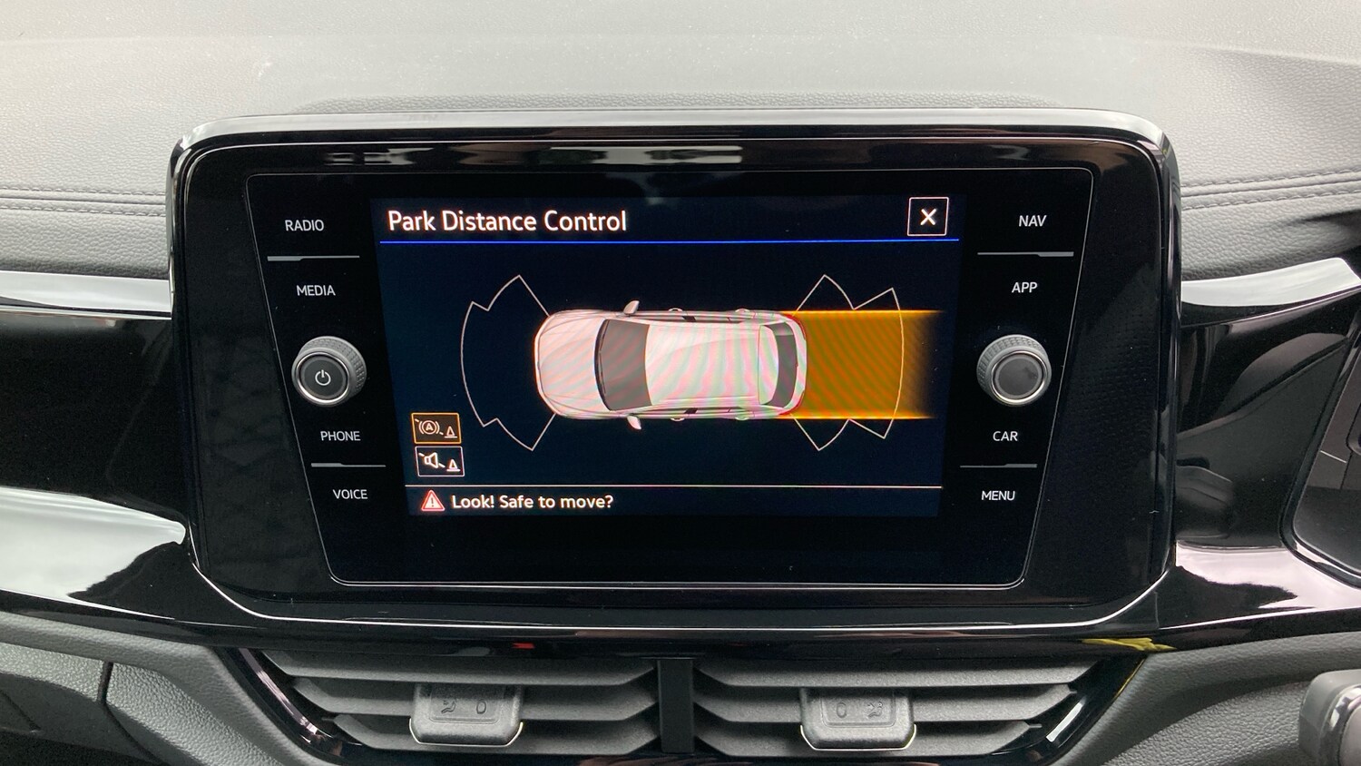 Used Volkswagen T-Roc 2025 for sale - 76322389: Photo 30