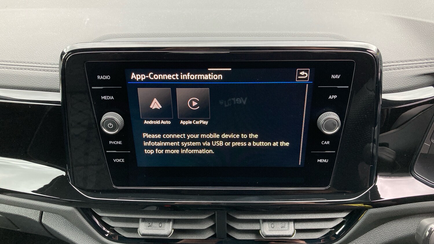 Used Volkswagen T-Roc 2025 for sale - 76322389: Photo 32