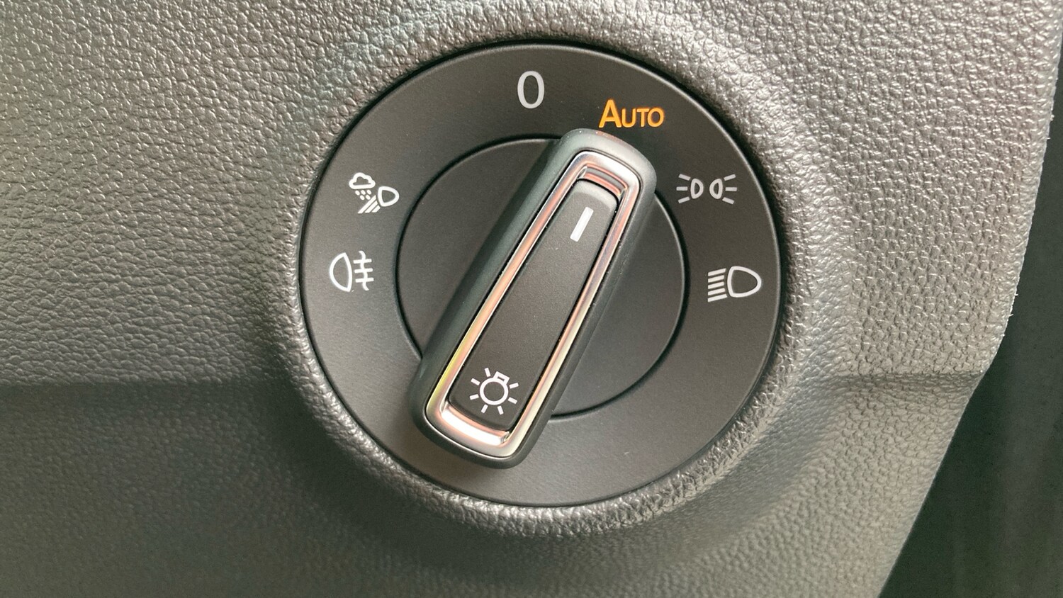 Used Volkswagen T-Roc 2025 for sale - 76322389: Photo 41