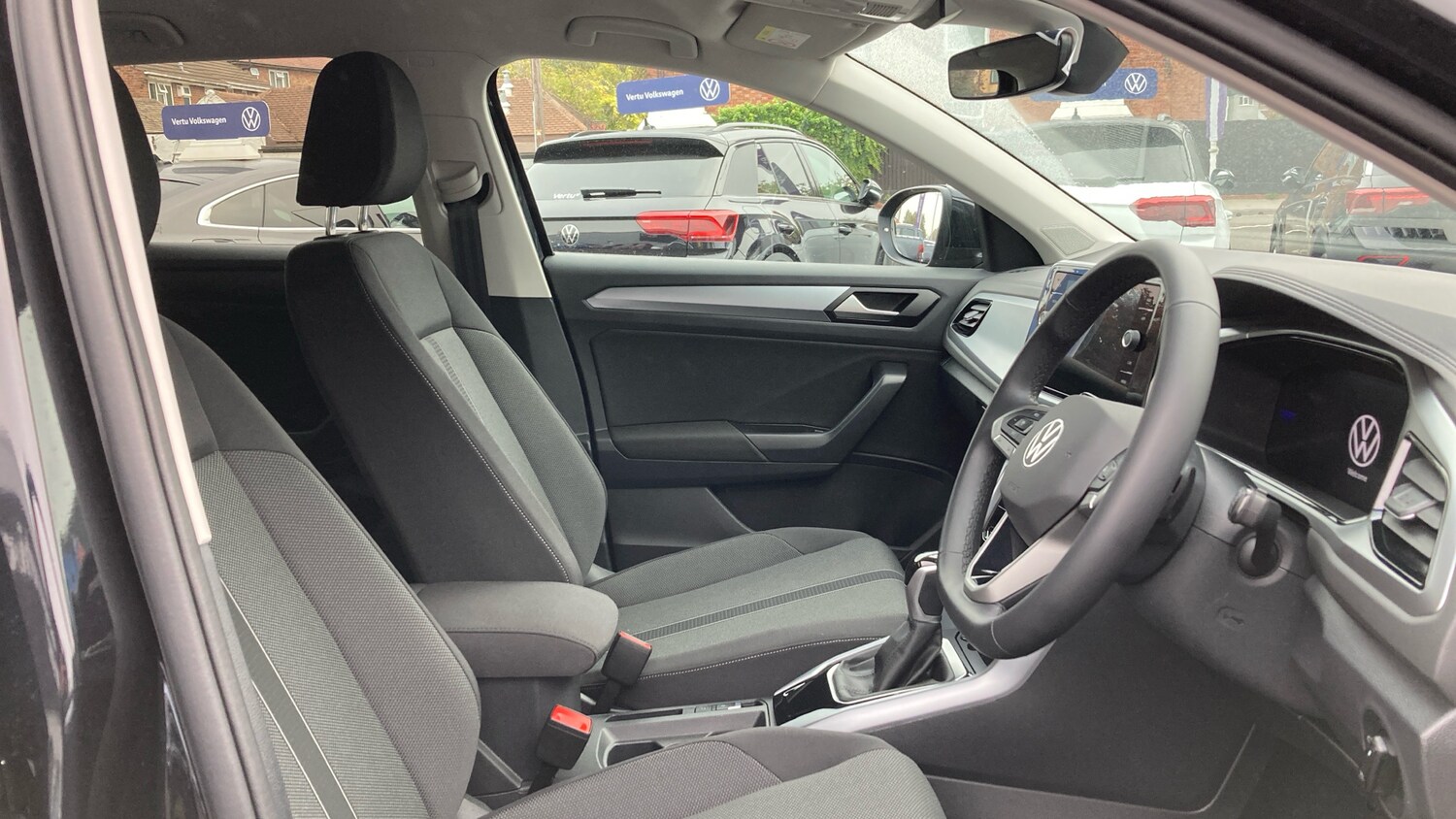 Used Volkswagen T-Roc 2025 for sale - 76322401: Photo 15