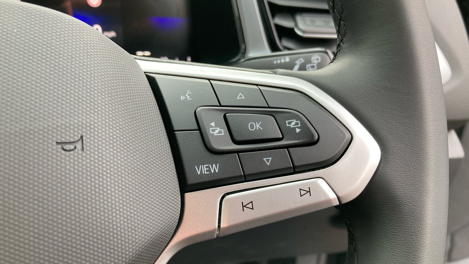 Used Volkswagen T-Roc 2025 for sale - 76322401: Photo 18