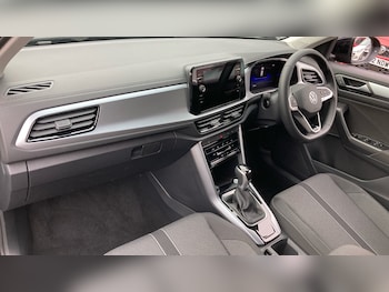 Used Volkswagen T-Roc 2025 for sale - 76322401: Photo