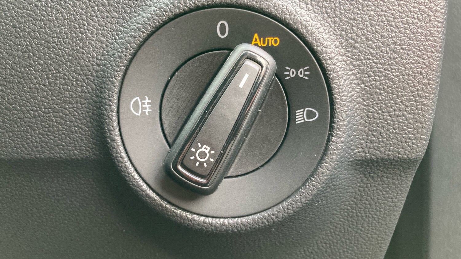 Used Volkswagen T-Roc 2025 for sale - 76322401: Photo 41