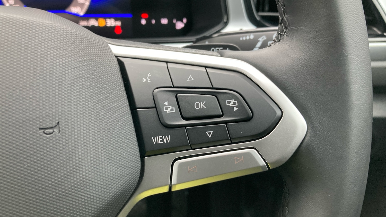 Used Volkswagen T-Roc 2025 for sale - 77077210: Photo 18