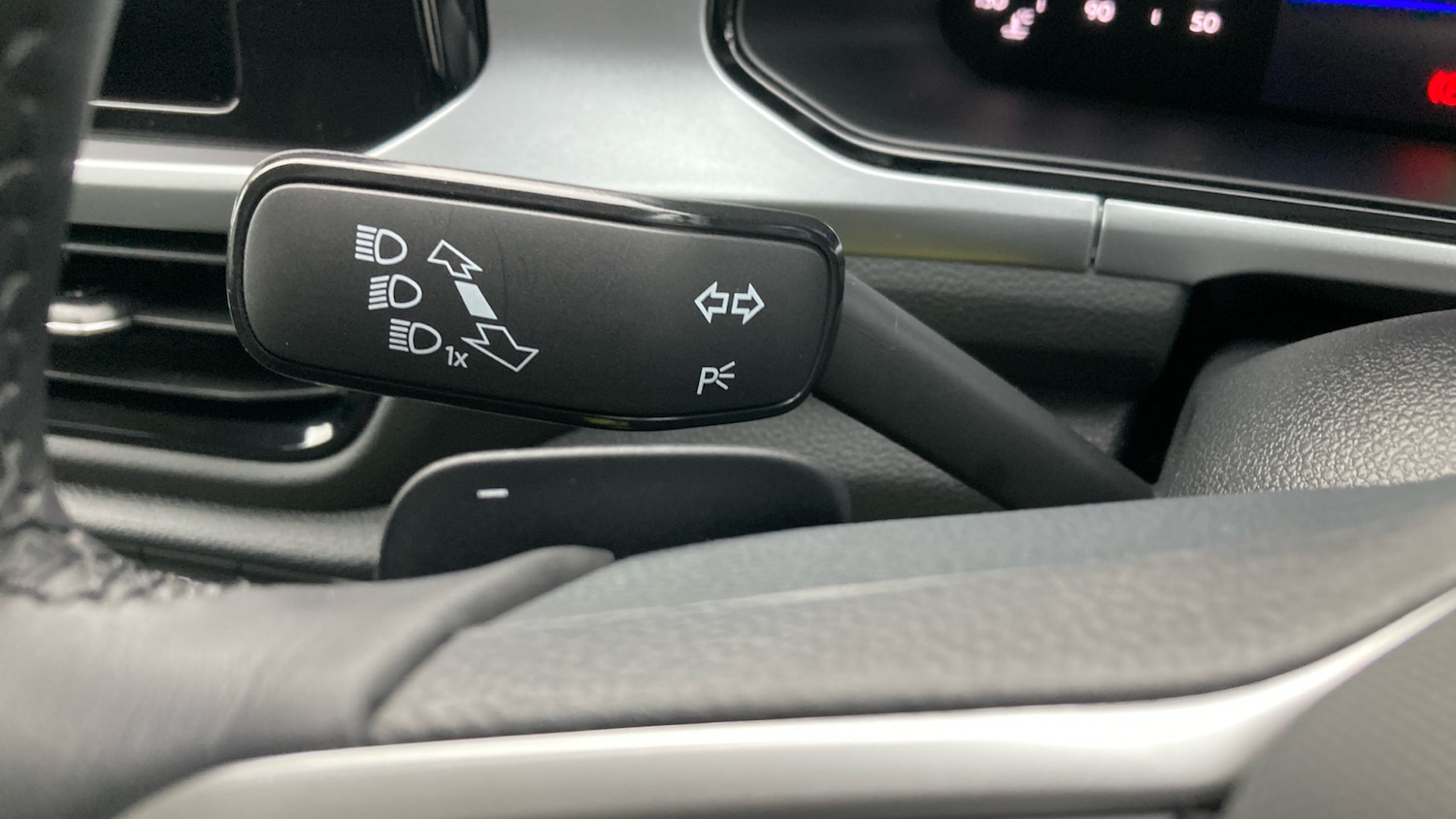 Used Volkswagen T-Roc 2025 for sale - 77077210: Photo 40