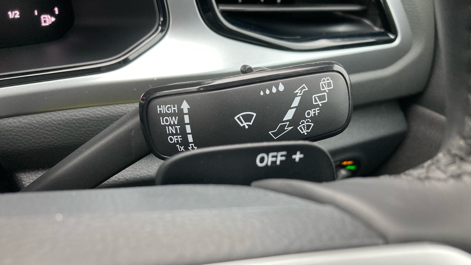 Used Volkswagen T-Roc 2025 for sale - 77077210: Photo 41