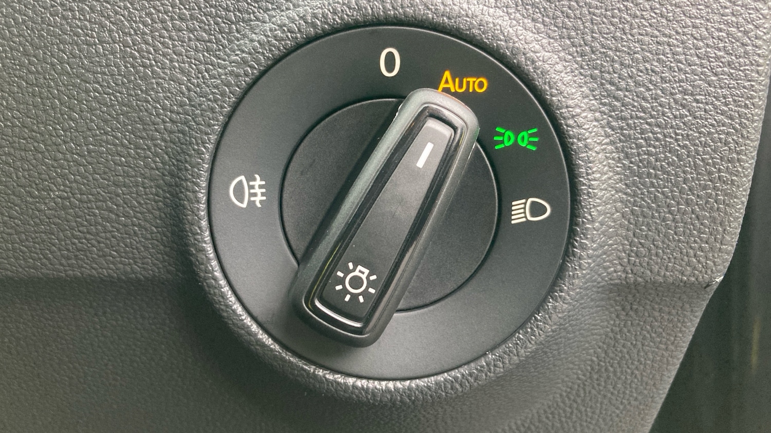 Used Volkswagen T-Roc 2025 for sale - 77077210: Photo 43