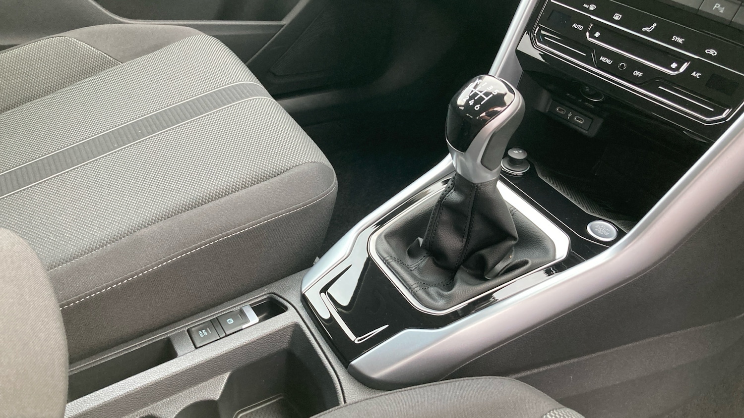 Used Volkswagen T-Roc 2025 for sale - 76807423: Photo 14