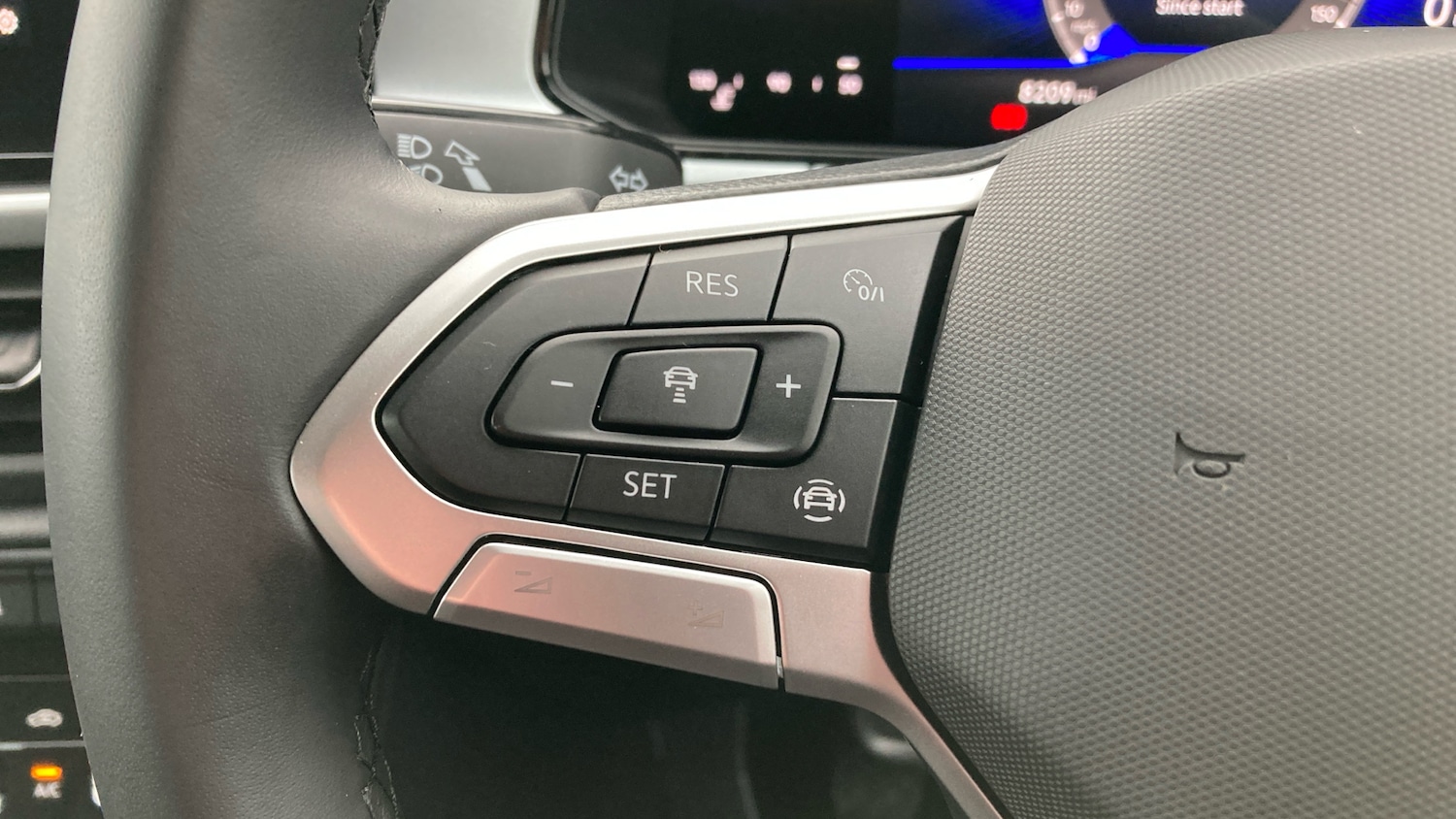 Used Volkswagen T-Roc 2025 for sale - 76807423: Photo 17