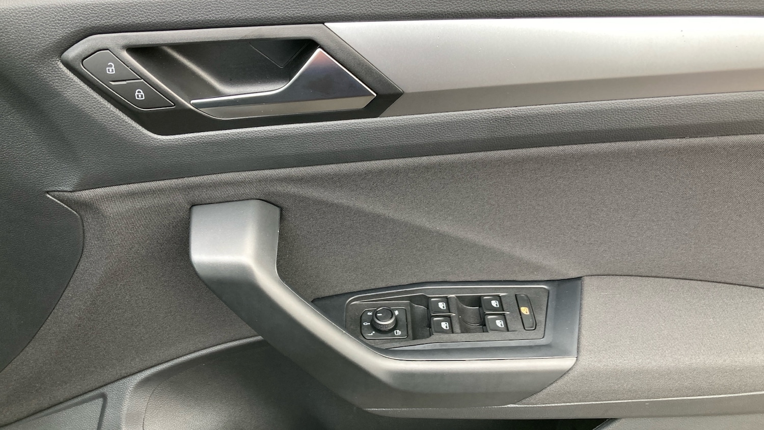 Used Volkswagen T-Roc 2025 for sale - 76807423: Photo 19