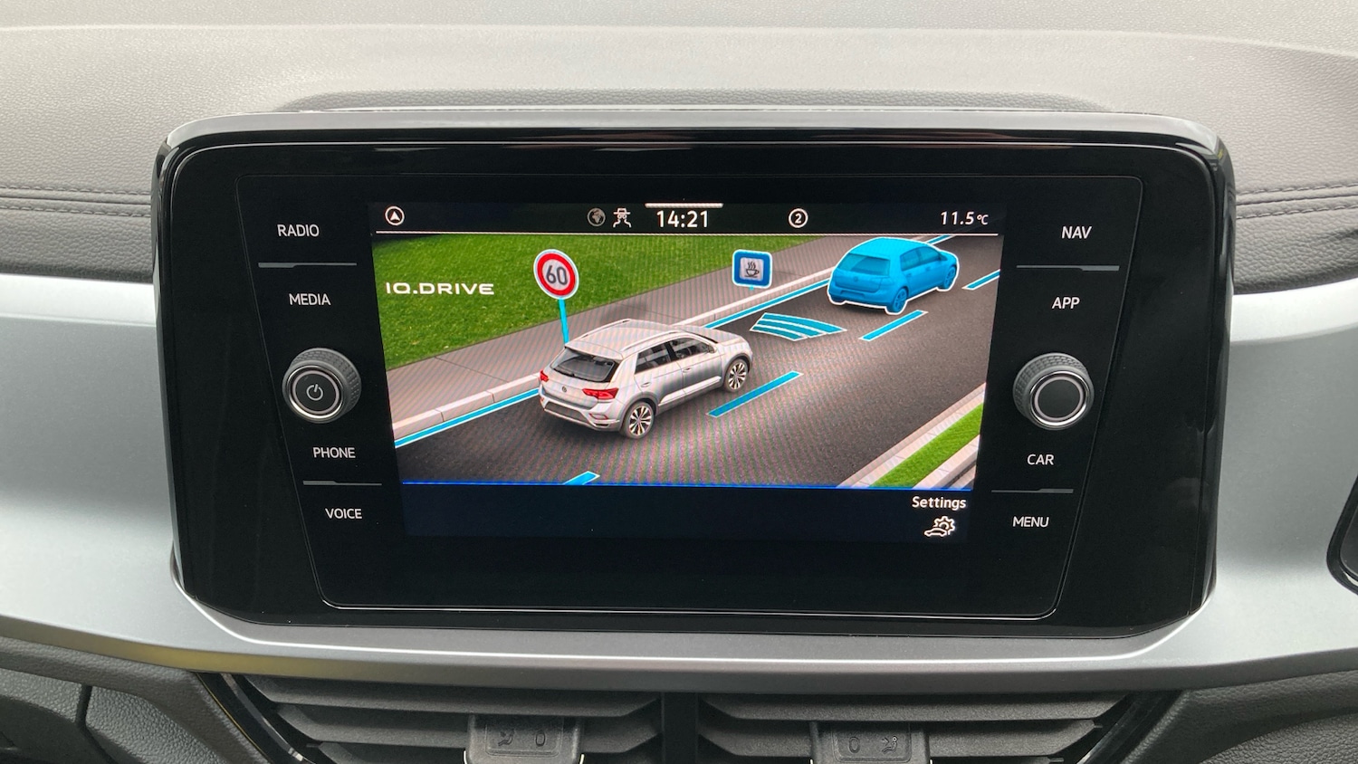 Used Volkswagen T-Roc 2025 for sale - 76807423: Photo 31