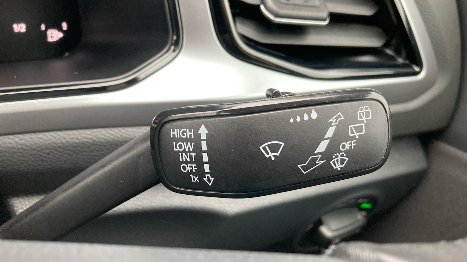 Used Volkswagen T-Roc 2025 for sale - 76807423: Photo 40