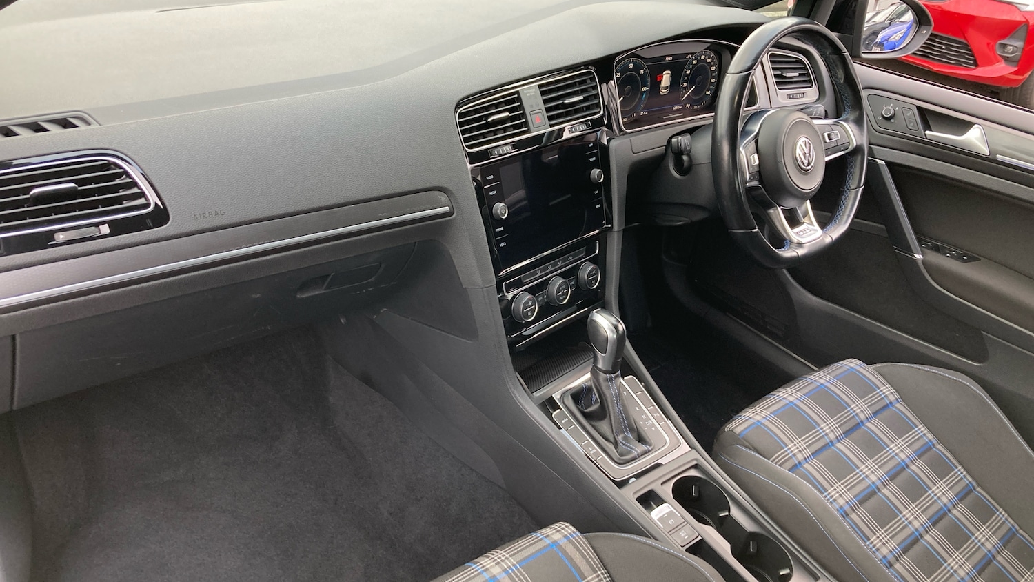 Used Volkswagen Golf 2020 for sale - 76719223: Photo 2