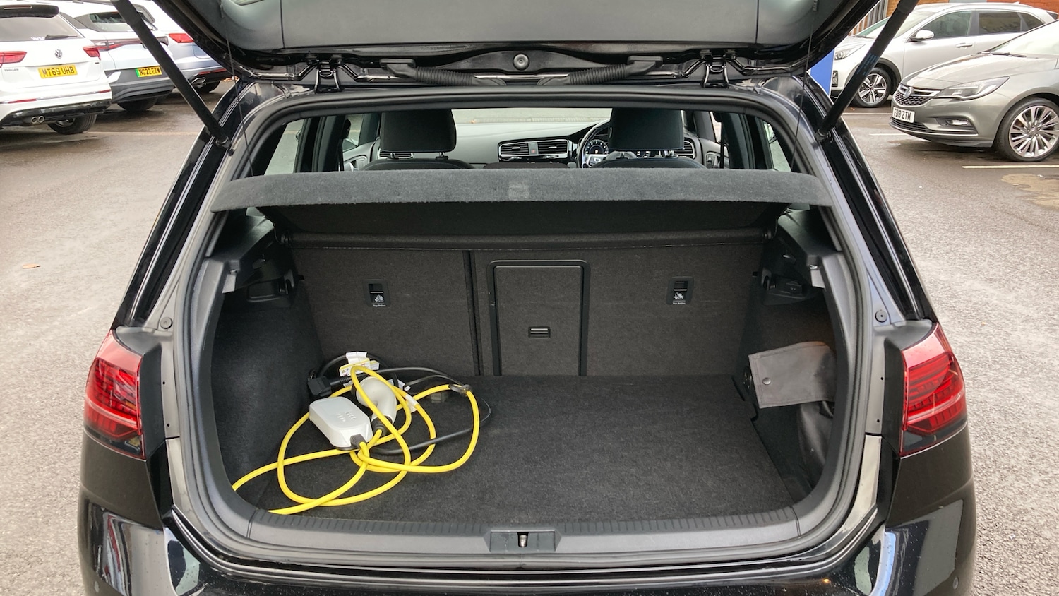 Used Volkswagen Golf 2020 for sale - 76719223: Photo 20