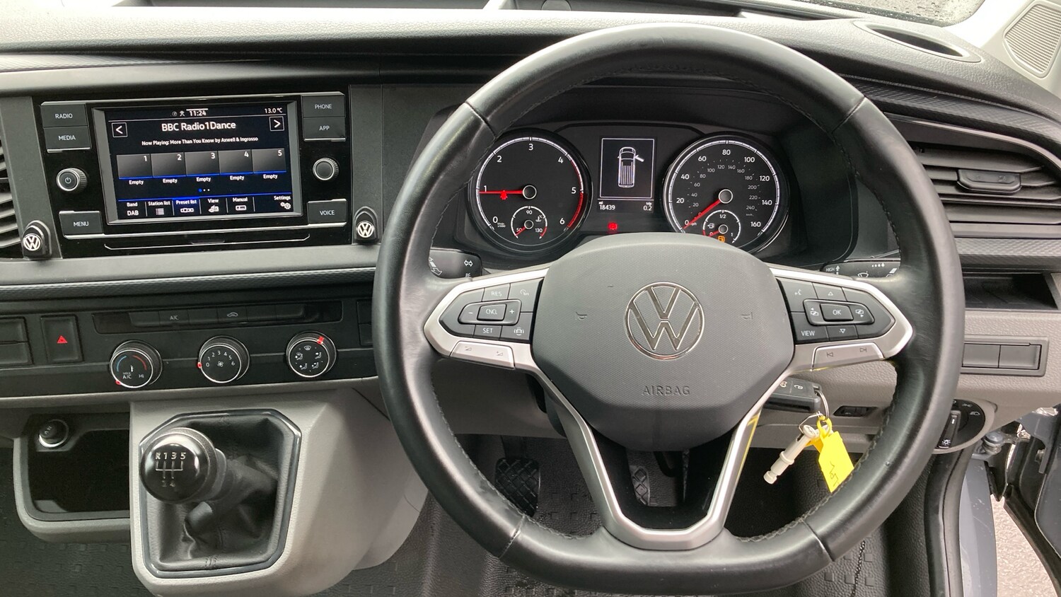 Used Volkswagen Transporter 2024 for sale - 76302115: Photo 10