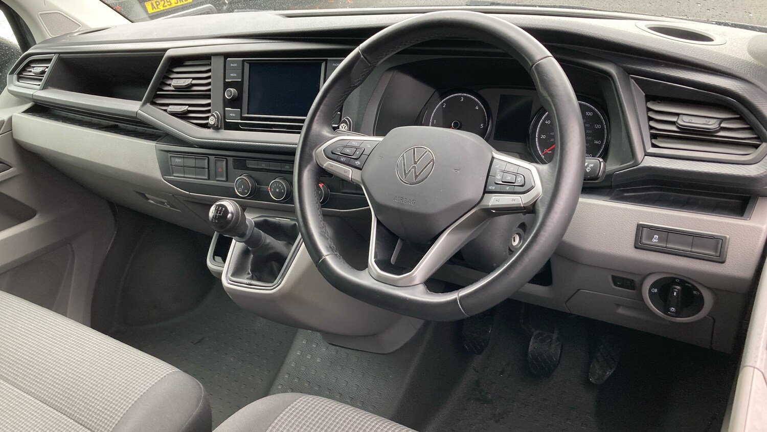 Used Volkswagen Transporter 2024 for sale - 76302115: Photo 6