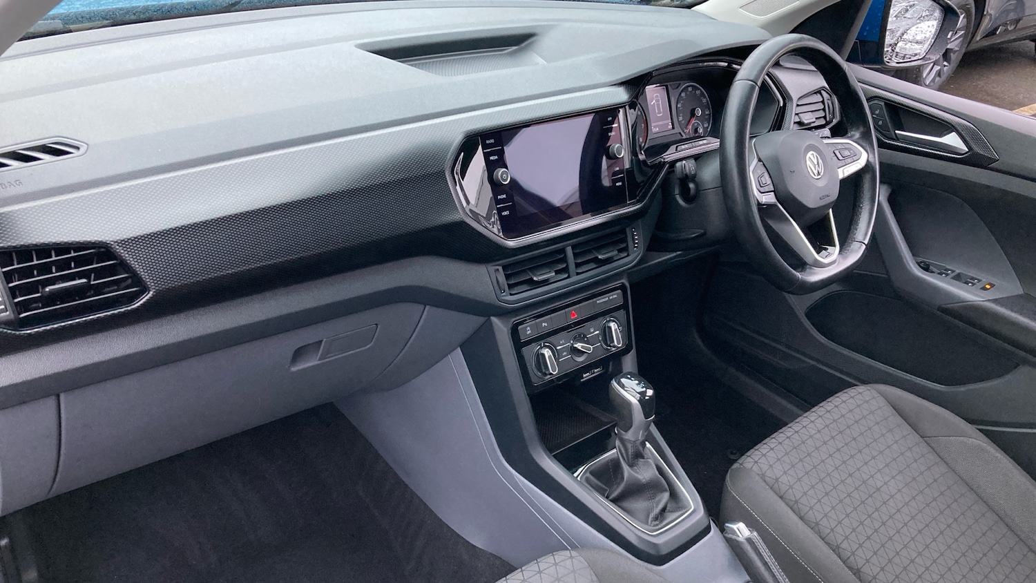 Used Volkswagen T-Cross 2020 for sale - 77461506: Photo 2