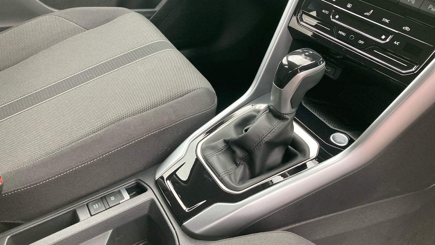 Used Volkswagen T-Roc 2025 for sale - 76272354: Photo 14