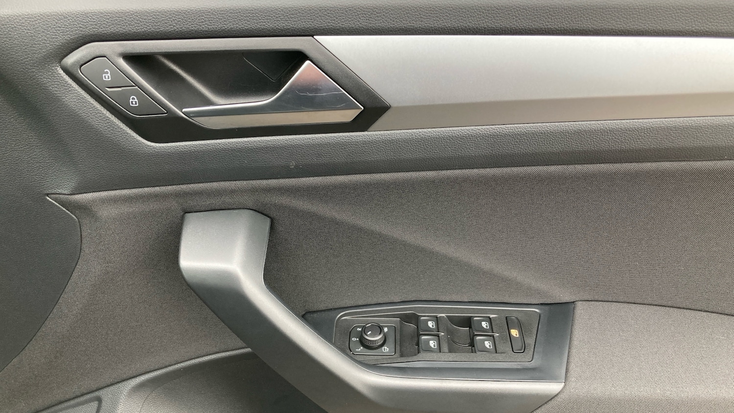 Used Volkswagen T-Roc 2025 for sale - 76272354: Photo 19