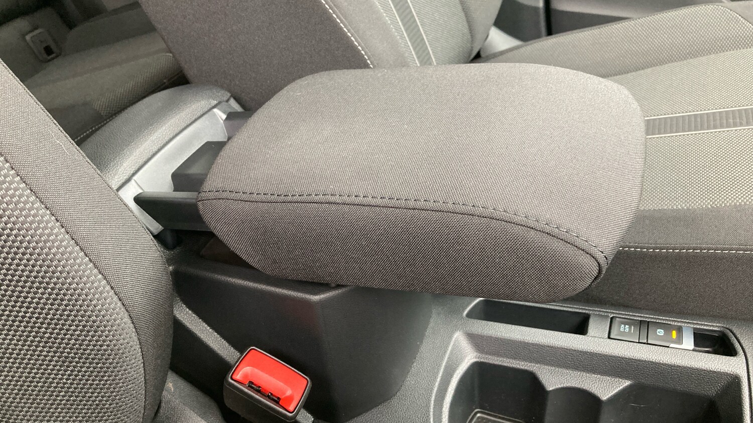 Used Volkswagen T-Roc 2025 for sale - 76272354: Photo 23