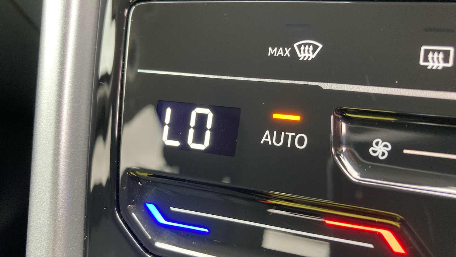 Used Volkswagen T-Roc 2025 for sale - 76272354: Photo 28