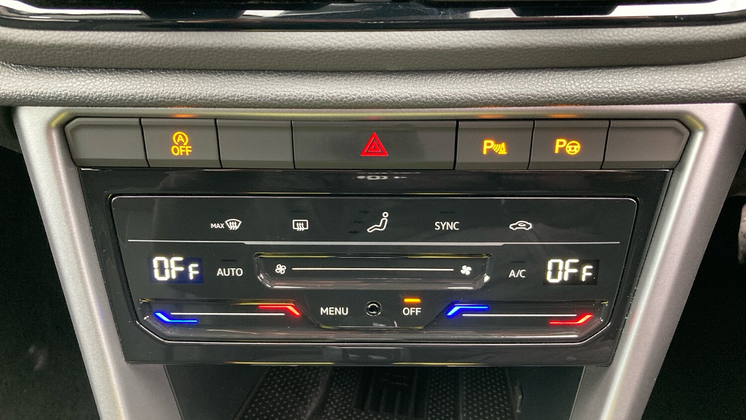 Used Volkswagen T-Roc 2025 for sale - 76272354: Photo 29