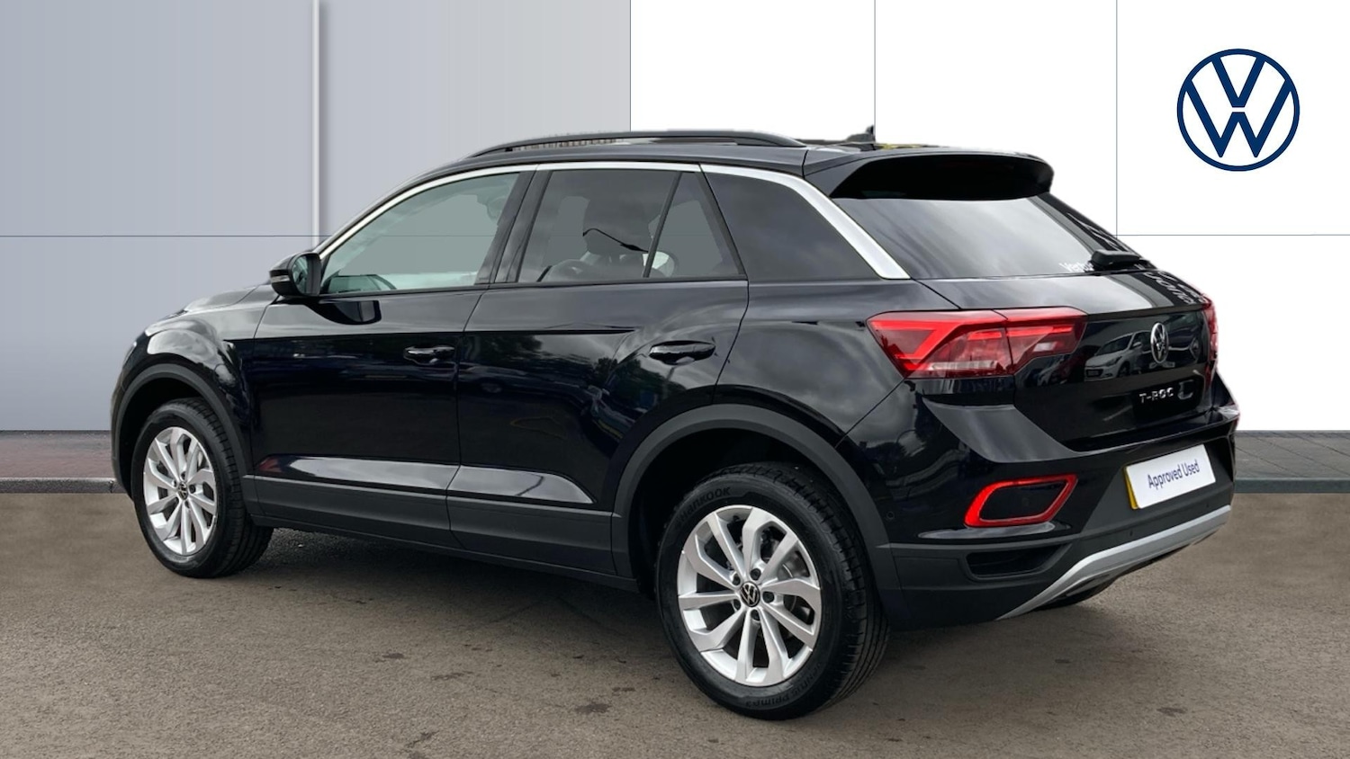 Used Volkswagen T-Roc 2025 for sale - 76272354: Photo 3
