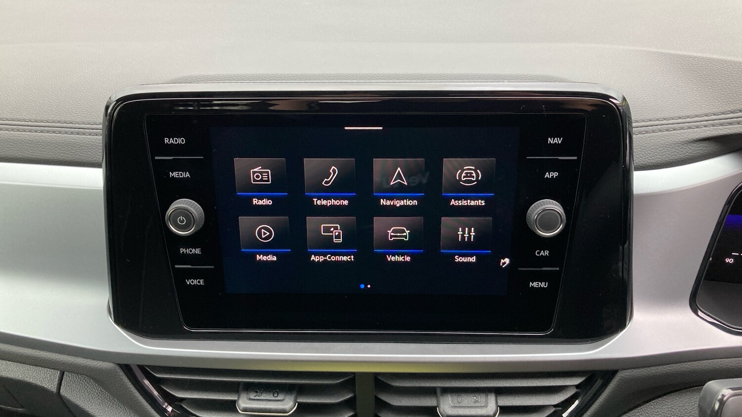 Used Volkswagen T-Roc 2025 for sale - 76272354: Photo 30