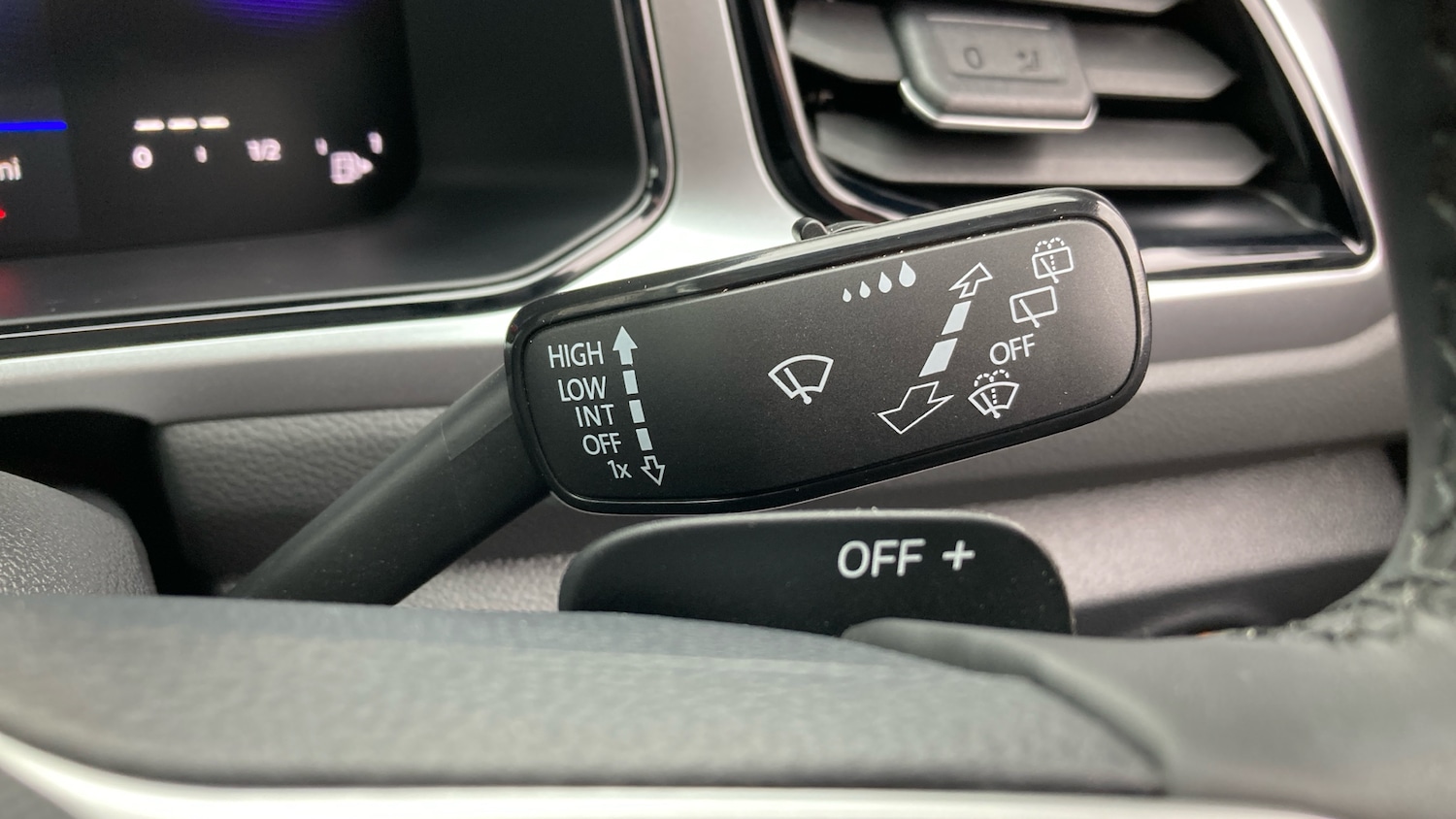 Used Volkswagen T-Roc 2025 for sale - 76272354: Photo 39