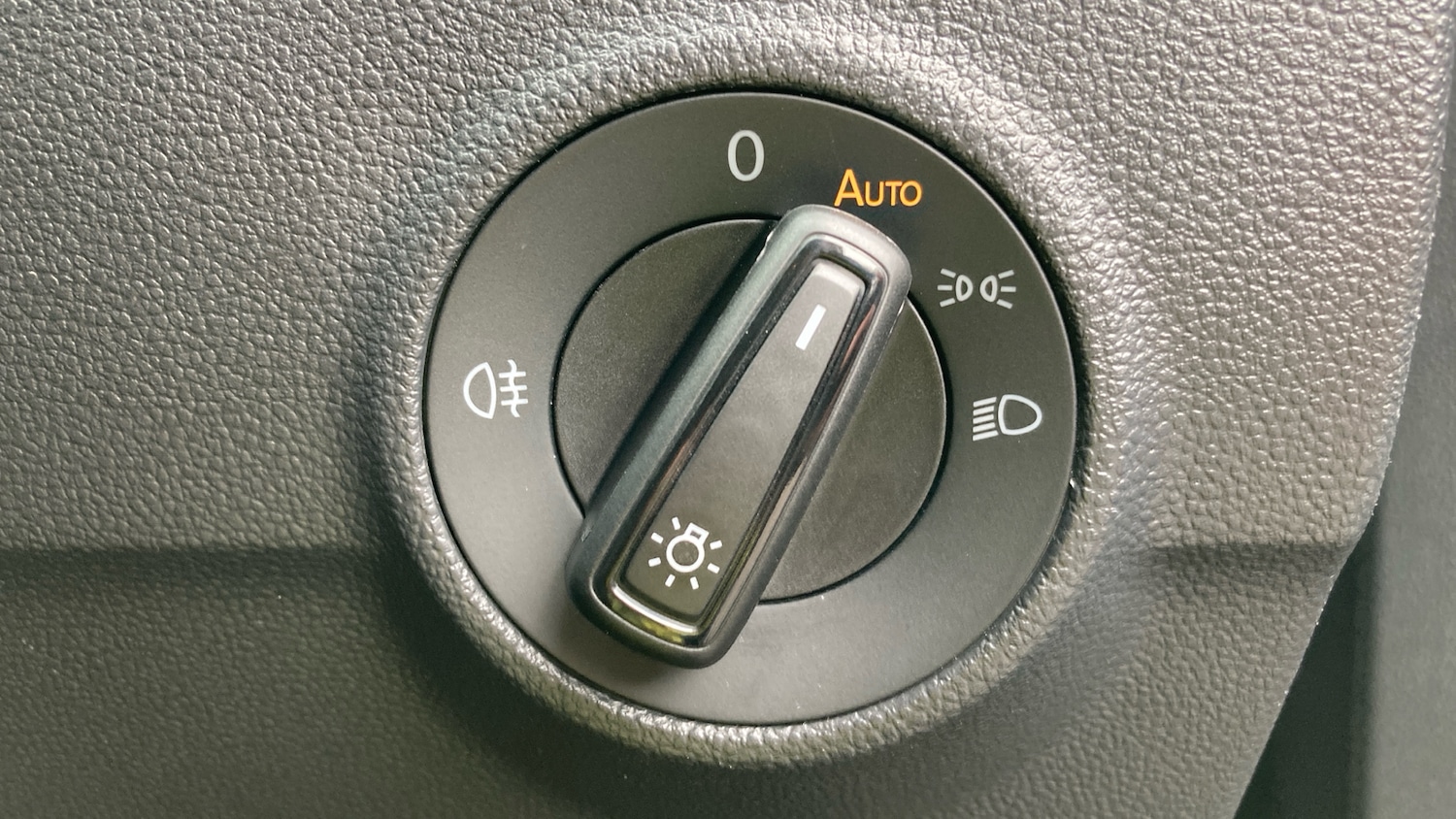 Used Volkswagen T-Roc 2025 for sale - 76272354: Photo 41