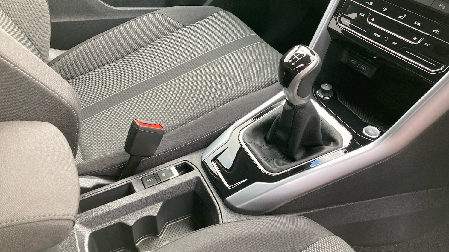 Used Volkswagen T-Roc 2025 for sale - 76638525: Photo 14