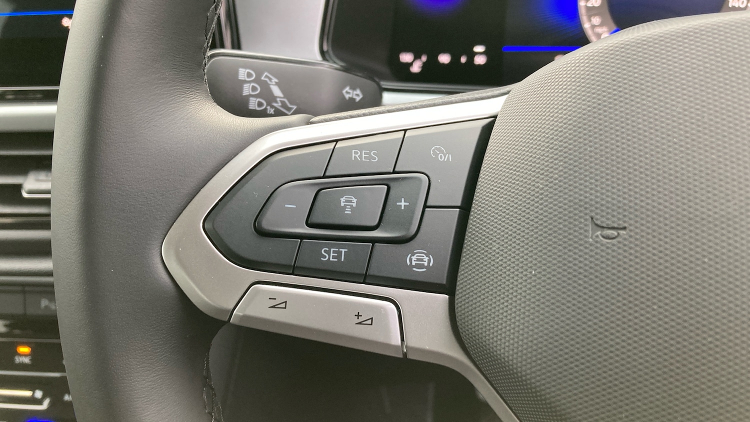 Used Volkswagen T-Roc 2025 for sale - 76638525: Photo 17