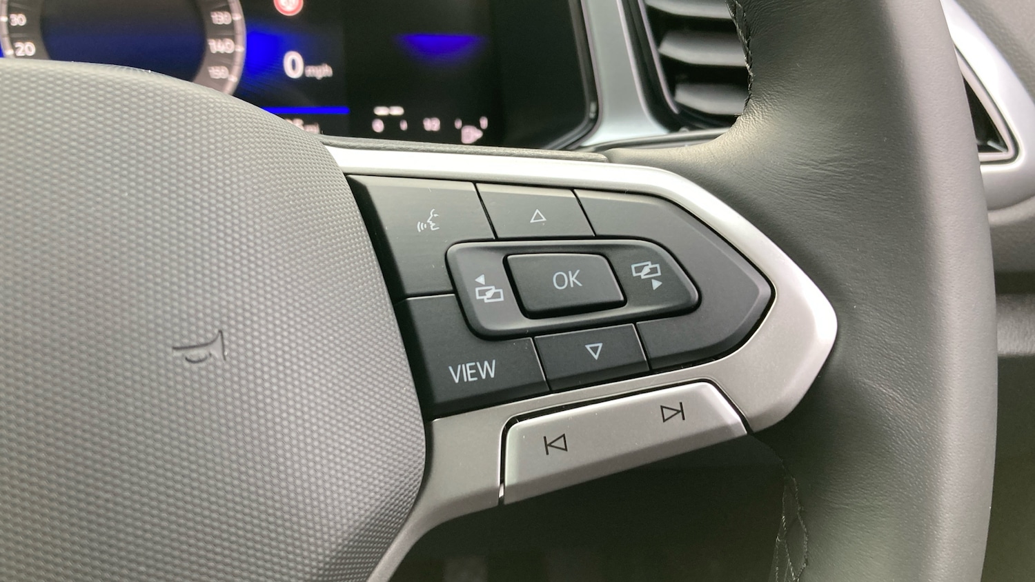 Used Volkswagen T-Roc 2025 for sale - 76638525: Photo 18