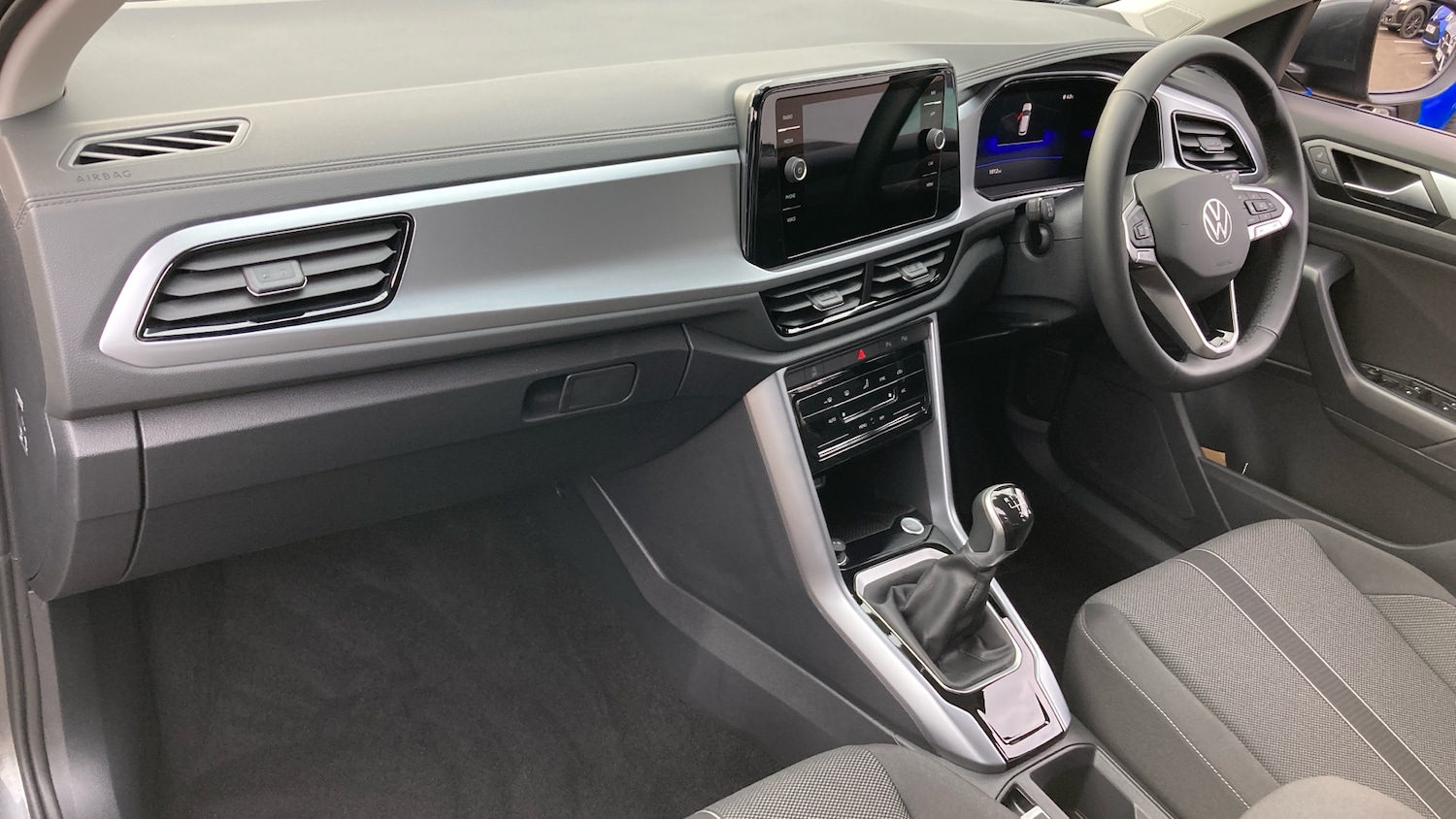 Used Volkswagen T-Roc 2025 for sale - 76638525: Photo 2