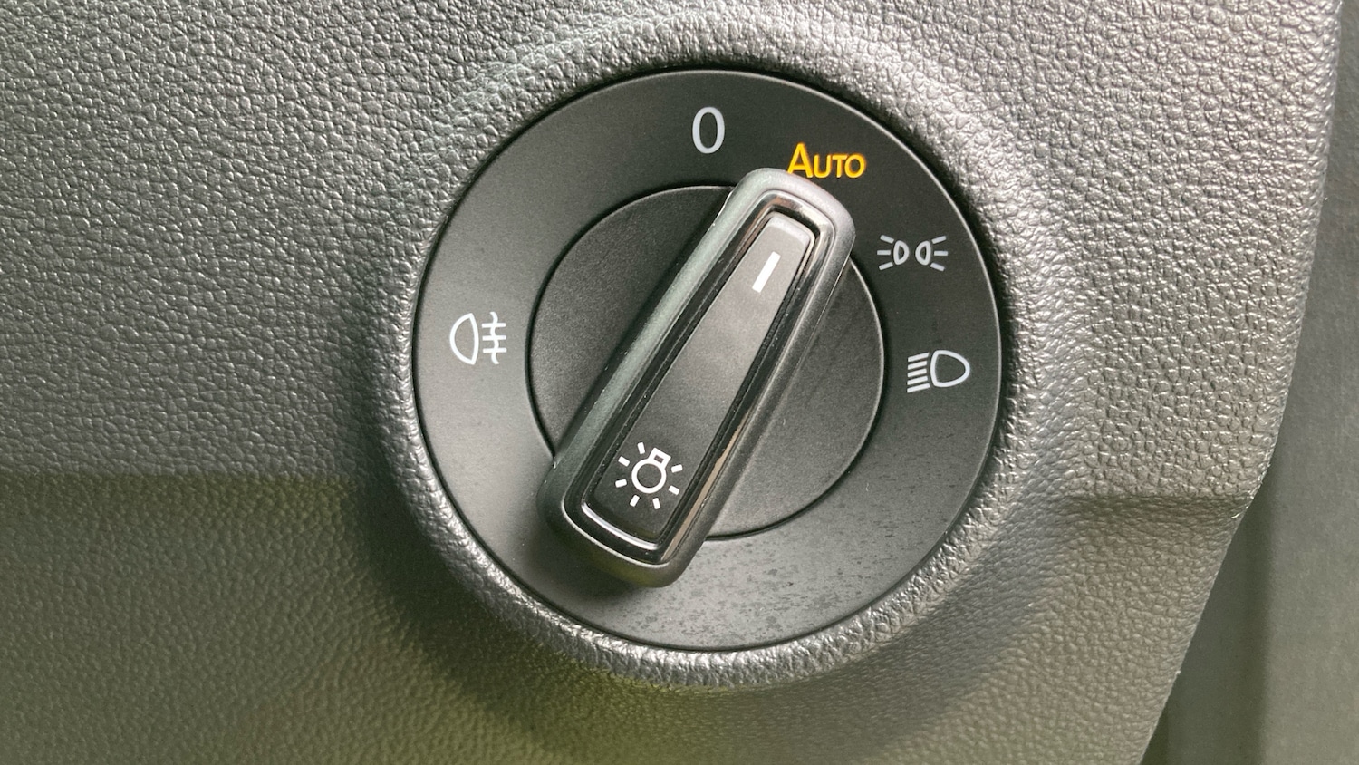 Used Volkswagen T-Roc 2025 for sale - 76638525: Photo 40