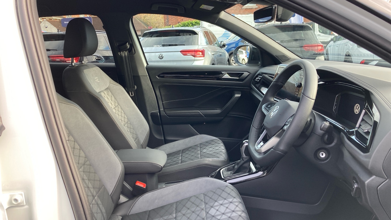 Used Volkswagen T-Roc 2025 for sale - 76957001: Photo 15