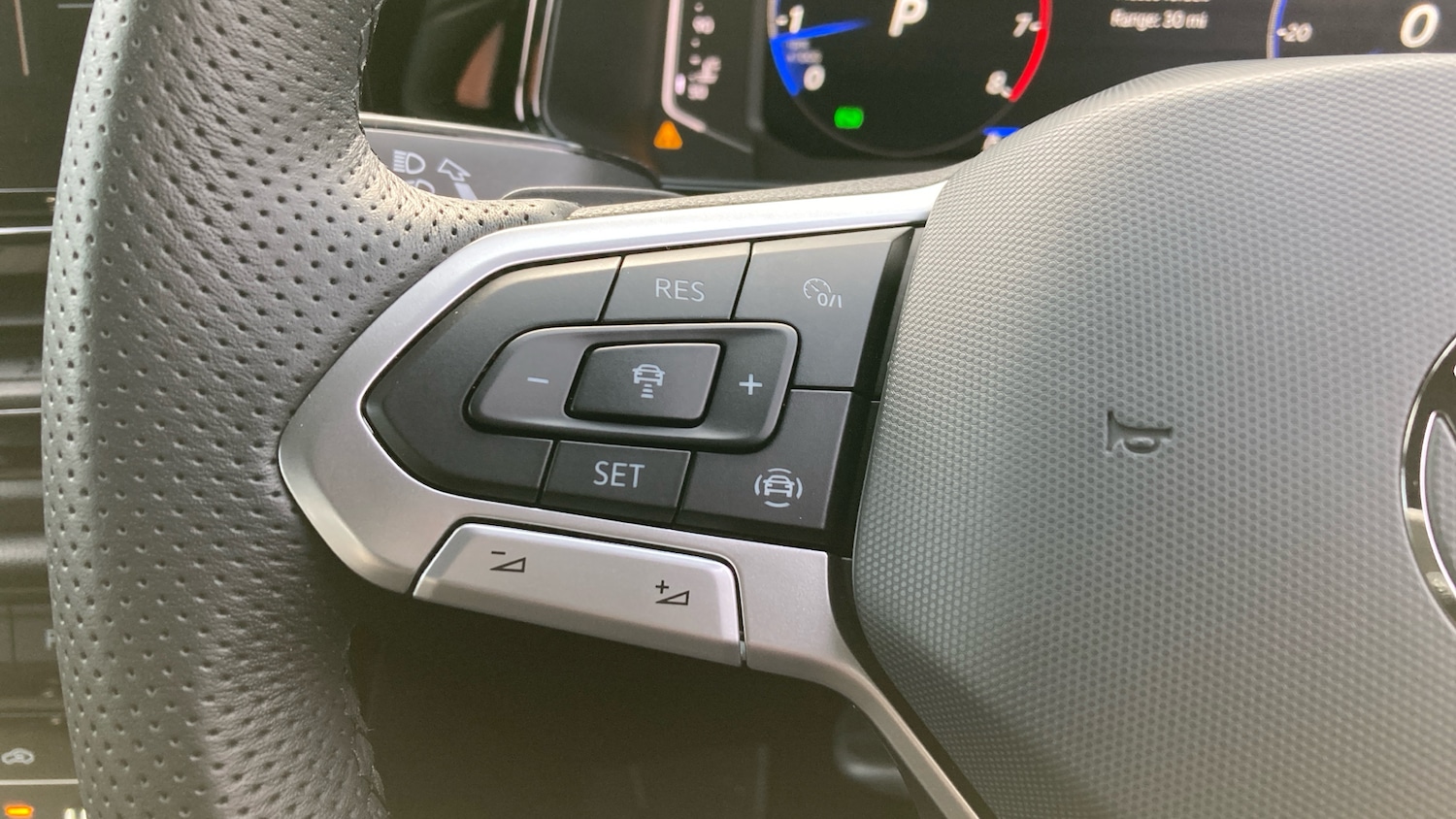 Used Volkswagen T-Roc 2025 for sale - 76957001: Photo 17