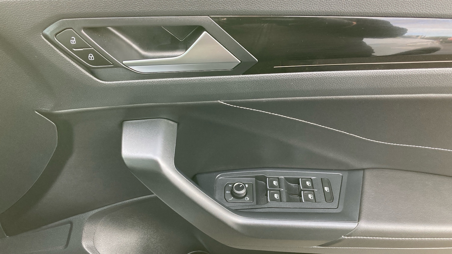 Used Volkswagen T-Roc 2025 for sale - 76957001: Photo 19