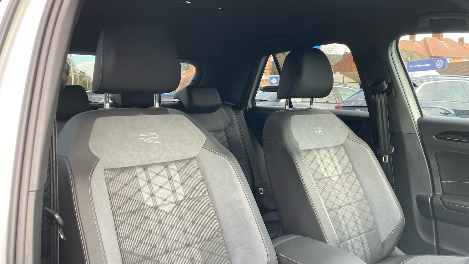 Used Volkswagen T-Roc 2025 for sale - 76957001: Photo 21