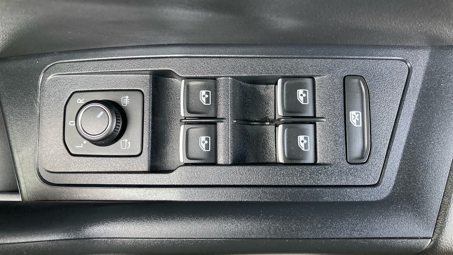 Used Volkswagen T-Roc 2025 for sale - 76957001: Photo 22