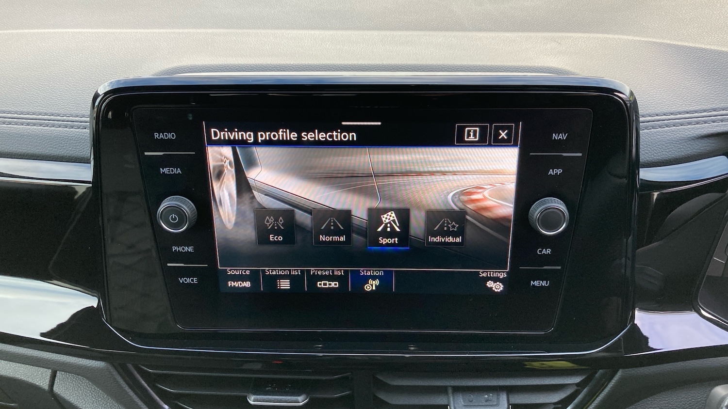 Used Volkswagen T-Roc 2025 for sale - 76957001: Photo 37